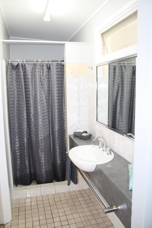Central Motel Gin Gin Zewnętrze zdjęcie