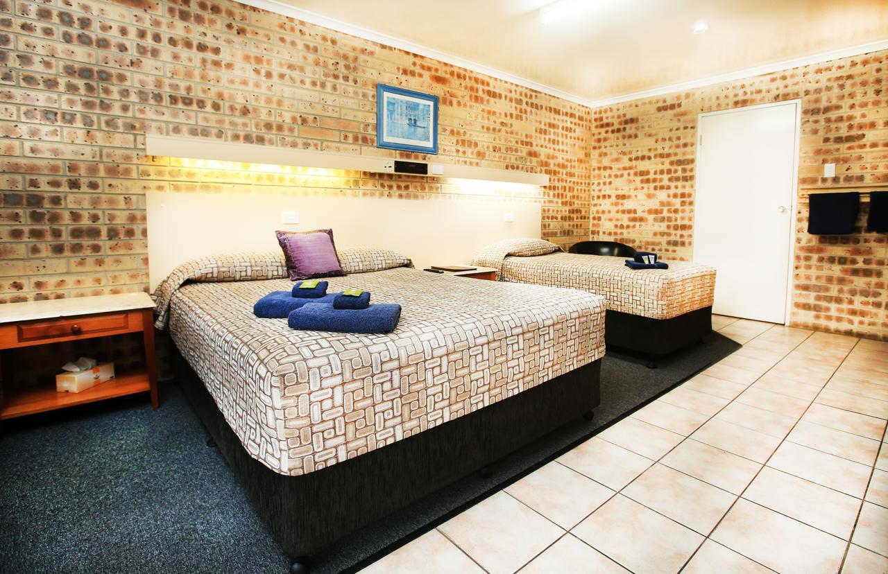 Central Motel Gin Gin Zewnętrze zdjęcie