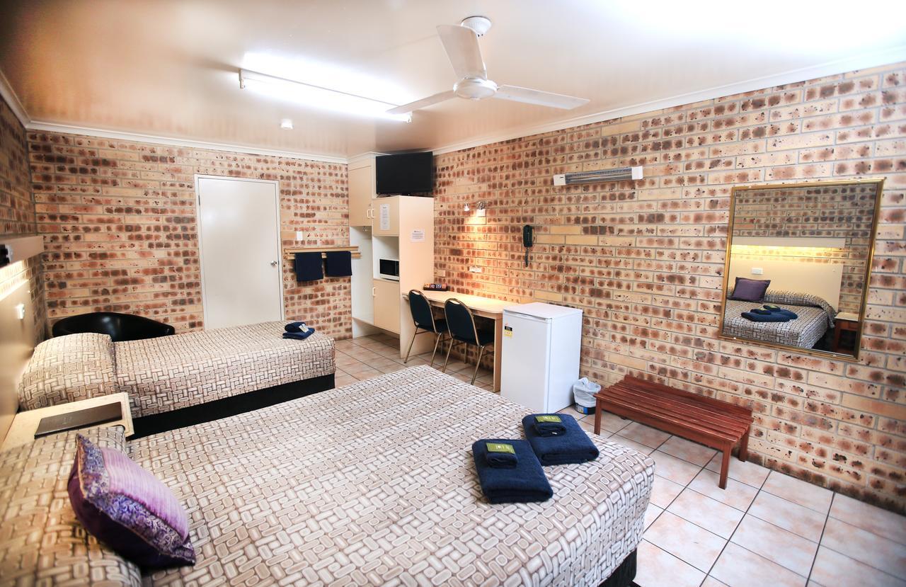 Central Motel Gin Gin Zewnętrze zdjęcie