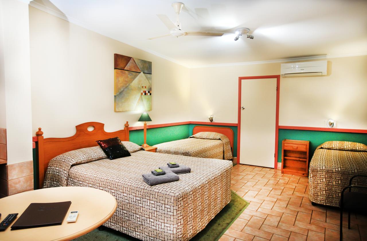 Central Motel Gin Gin Zewnętrze zdjęcie