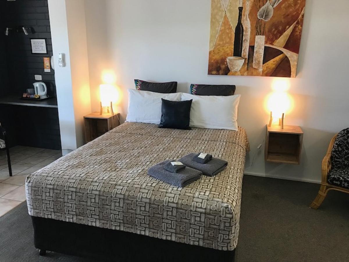 Central Motel Gin Gin Zewnętrze zdjęcie