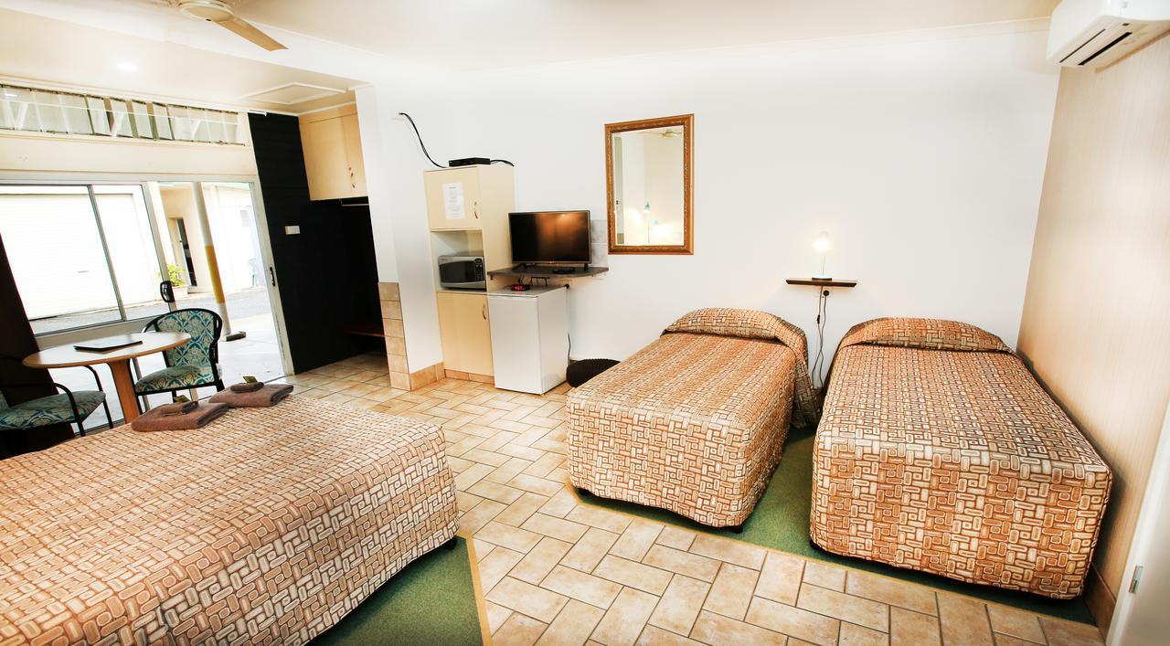 Central Motel Gin Gin Zewnętrze zdjęcie