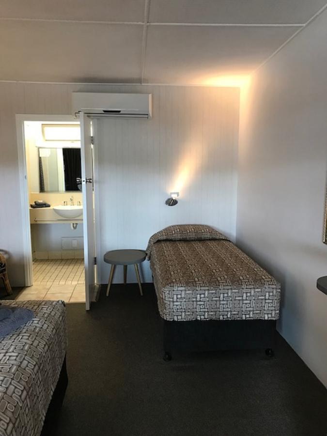 Central Motel Gin Gin Zewnętrze zdjęcie