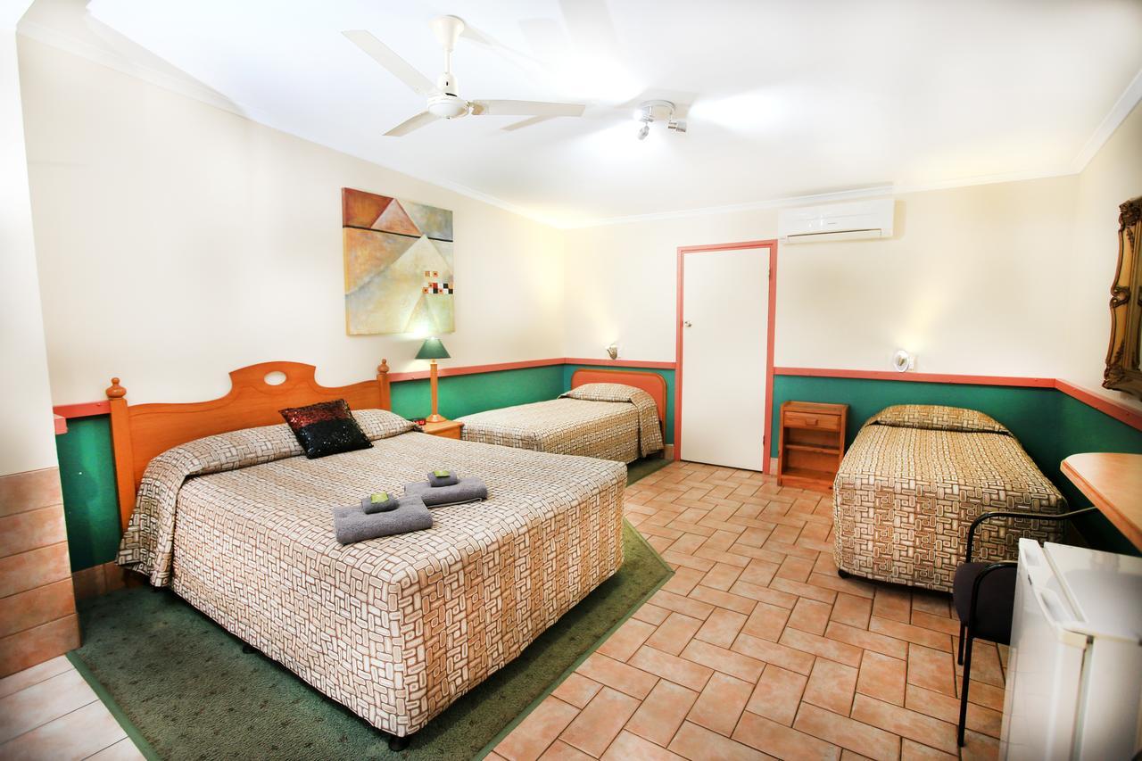 Central Motel Gin Gin Zewnętrze zdjęcie