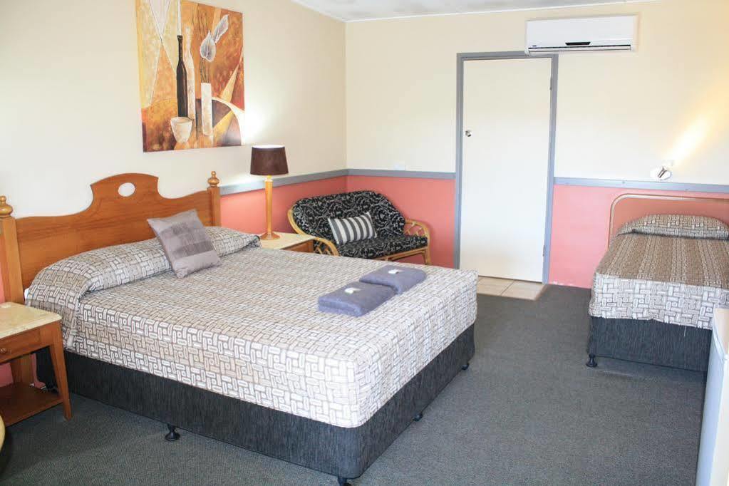 Central Motel Gin Gin Zewnętrze zdjęcie