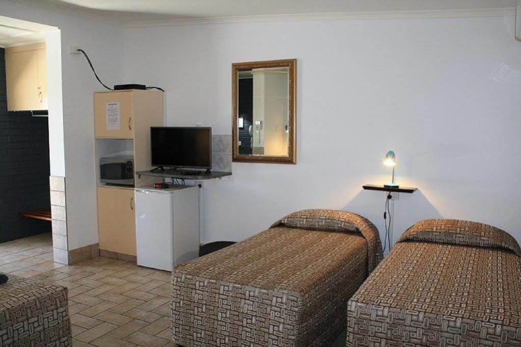 Central Motel Gin Gin Zewnętrze zdjęcie