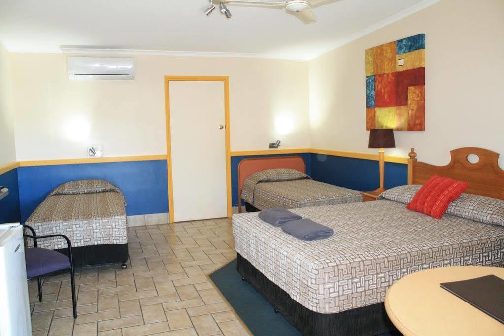 Central Motel Gin Gin Zewnętrze zdjęcie
