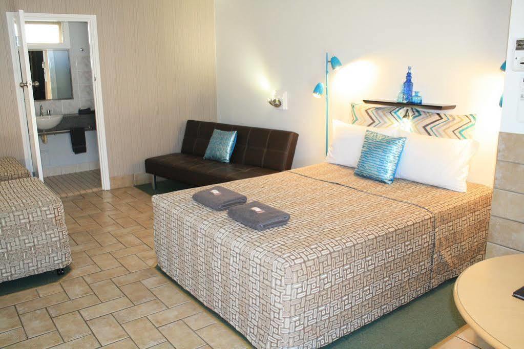 Central Motel Gin Gin Zewnętrze zdjęcie
