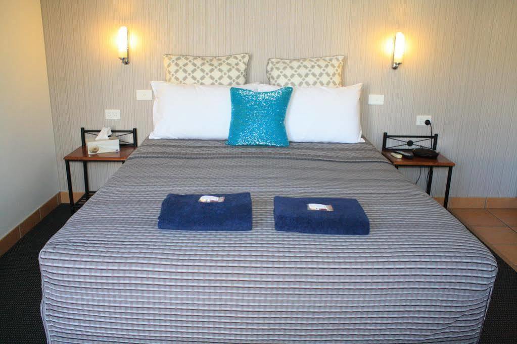Central Motel Gin Gin Zewnętrze zdjęcie
