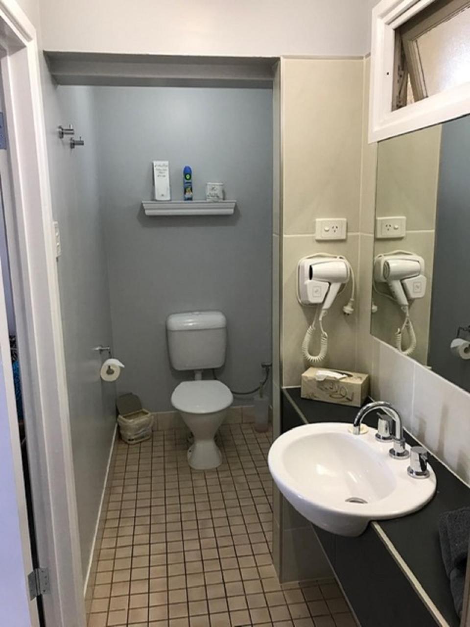 Central Motel Gin Gin Zewnętrze zdjęcie