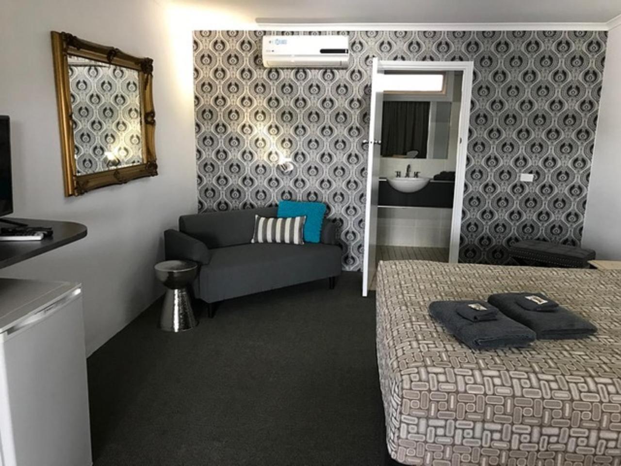 Central Motel Gin Gin Zewnętrze zdjęcie